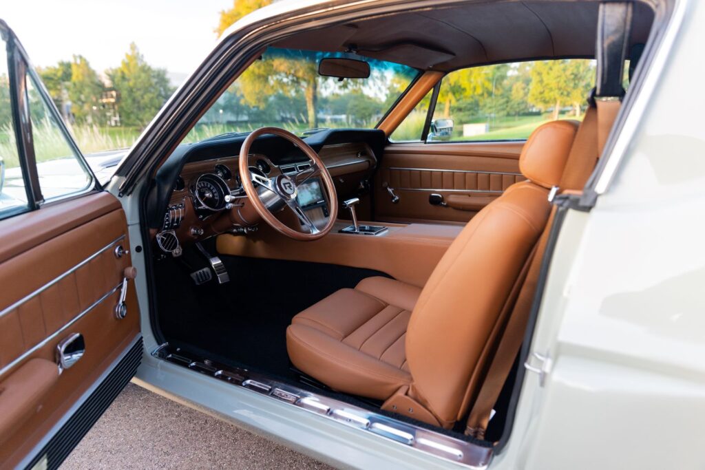 1968 Shelby GT500KR Interior Cabin View 19