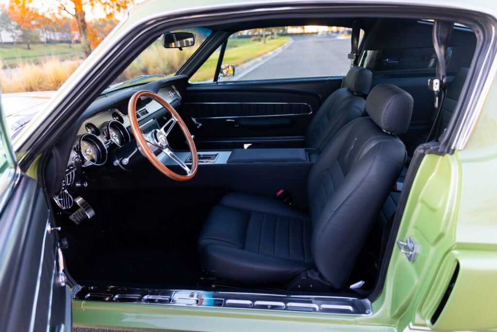 1967 Shelby GT350 Front Interior Cabin View 22