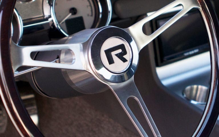 revology-logo-hornbutton