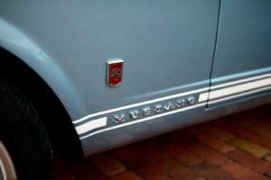 revology-1966-mustsang-gt-convertible-silverblue-97-15