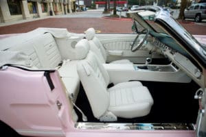 revology-1966-mustang-gt-convertible-playmate-pink-18