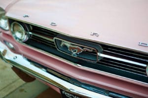 revology-1966-mustang-gt-convertible-playmate-pink-5