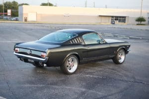 Revology-1965-mustang-gt-ivygreen-120-3