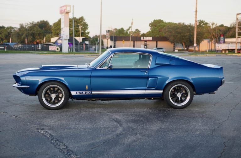 Classic Ford Mustangs: Revology Cars Registry