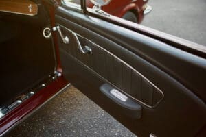 revology-1966-mustang-convertible-vintageburgundy-144-27