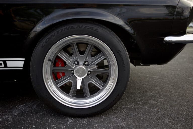 revology-cars-1967-shelbygt350-148-black-21