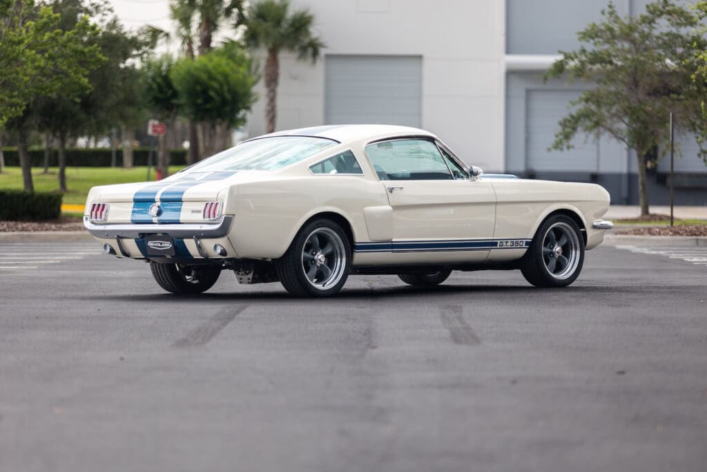 Classic Ford Mustangs: Revology Cars Registry