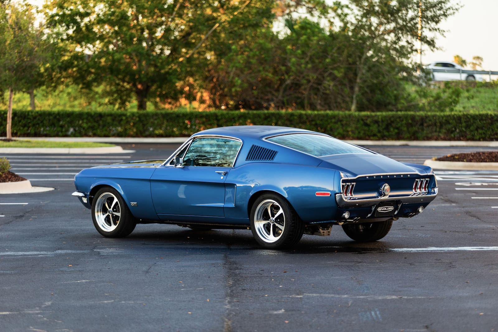 1968-revology-mustang-gt-fastback-liquidblue-154-11 - Revology Cars