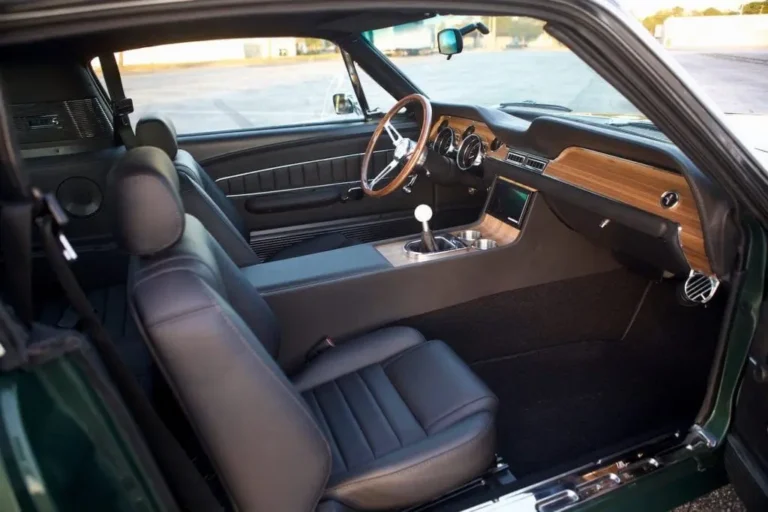 revology-mustang-1968-gt-fastback-82-17-1024x683